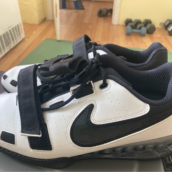Men’s Nike Romaleos 2 Weightlifting Shoes - Picture 2 of 9